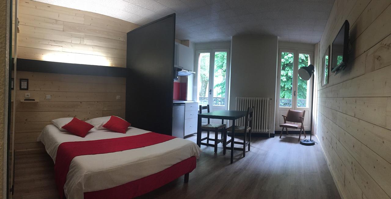 Aparthotel Le Petit Train Bagnères-de-Luchon Habitación foto